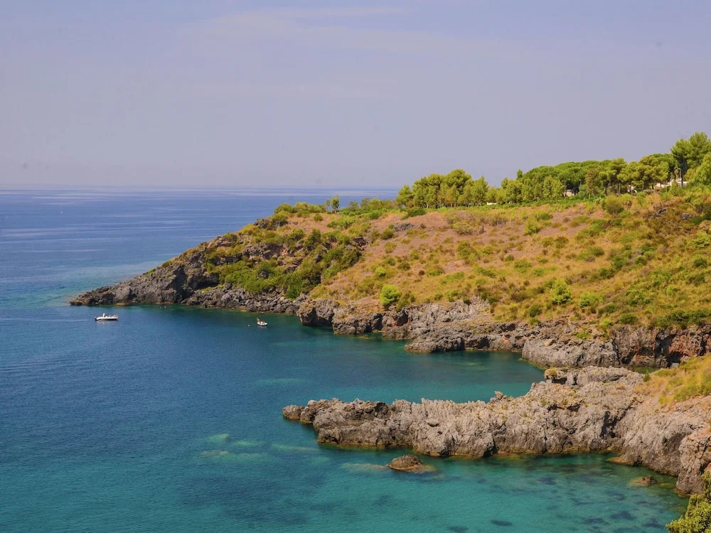 Lovely Apartment on a Beautiful Property Near the sea