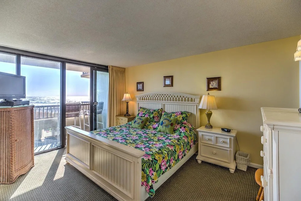 Sea Winds 101 3 Bedroom Condo