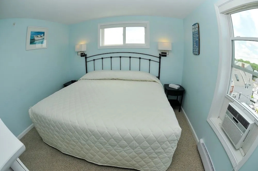 Friendship Oceanfront Suites
