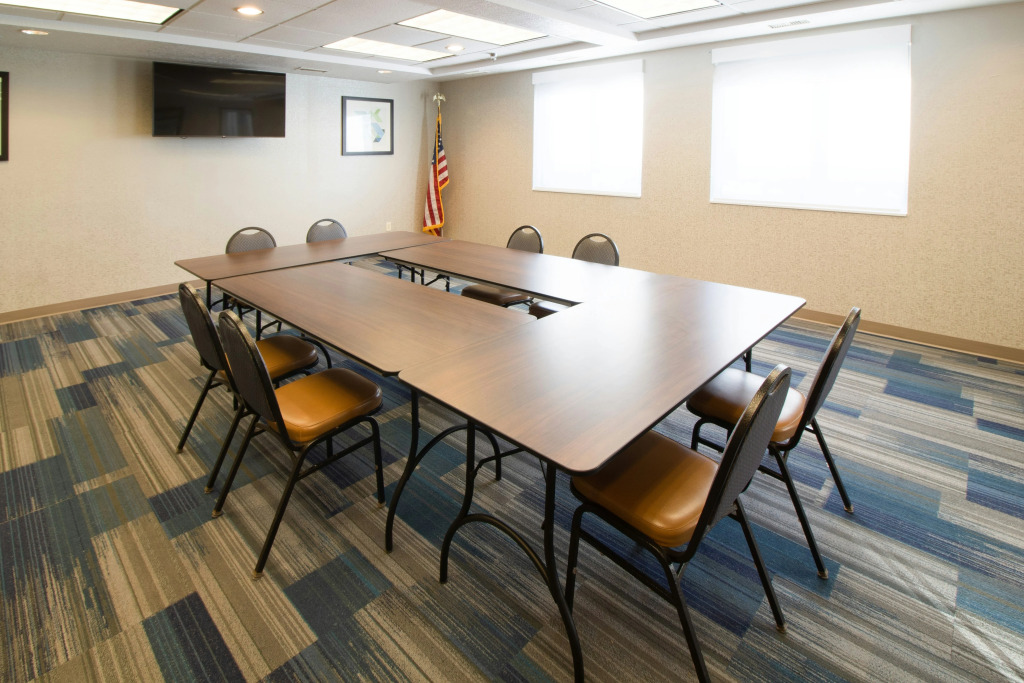 Holiday Inn Express & Suites - Worthington by IHG