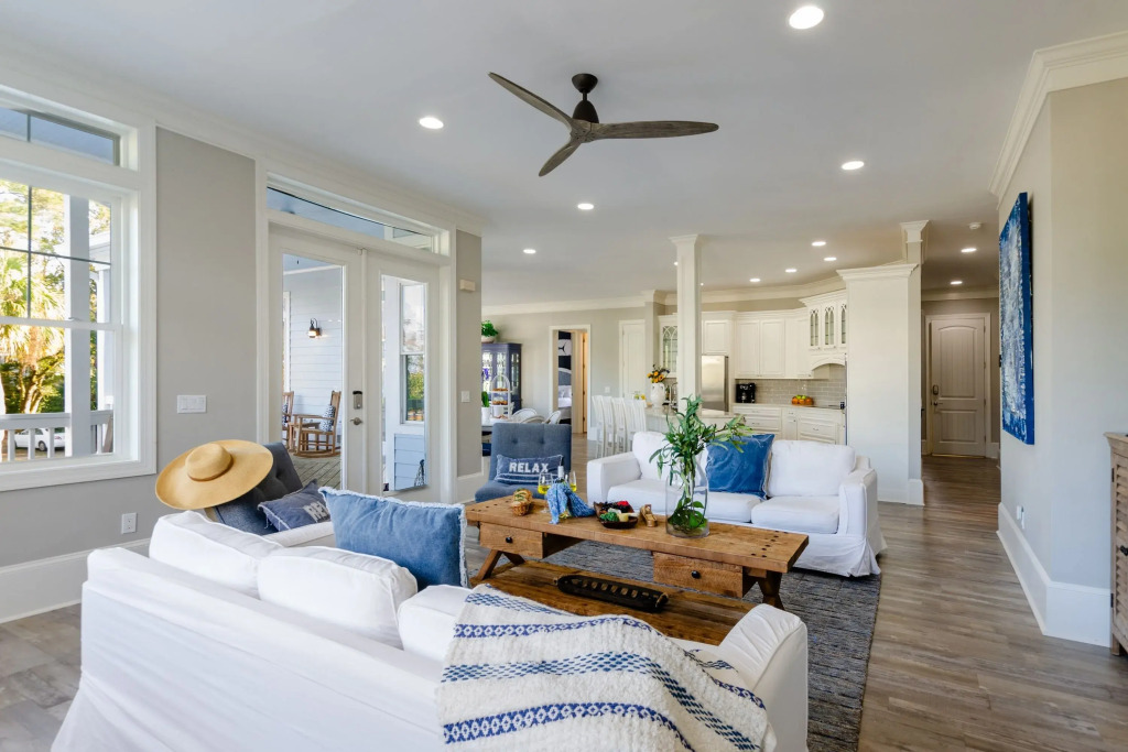 Steps to Beach Pool, Hot Tub, Fire Pit 7br, Sleeps 18 Cobalt Coast