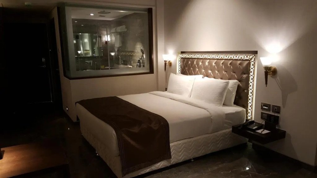 Hotel Peninsula Redpine