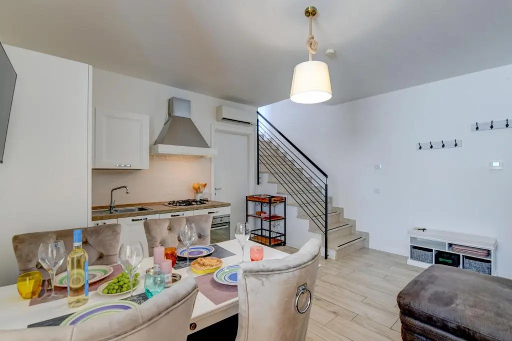 Rosa del Lago Apartment