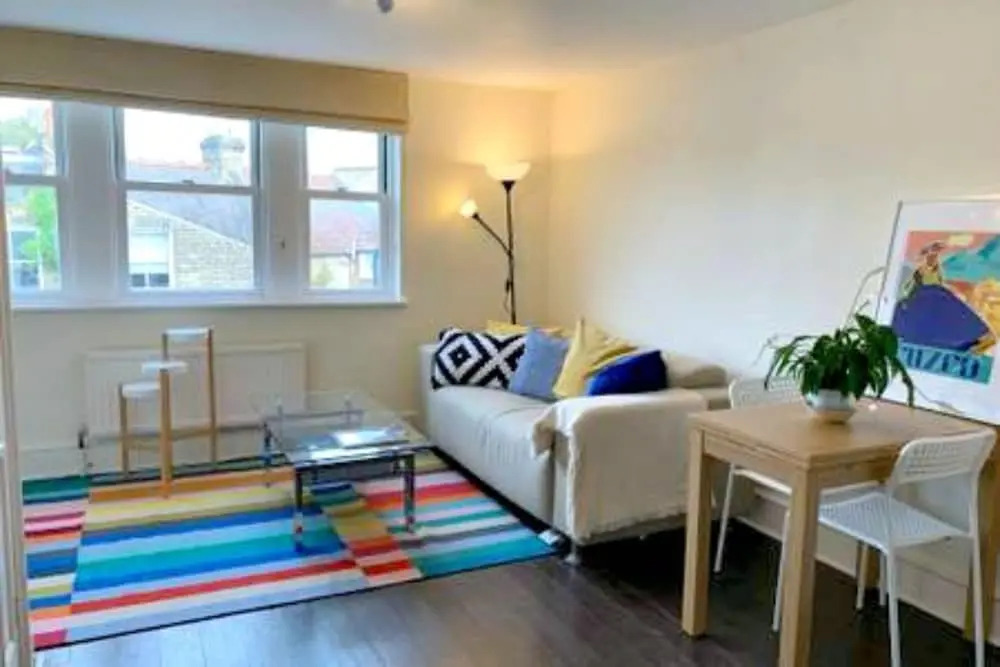 2 Bedroom Flat in Battersea Near Clapham Common