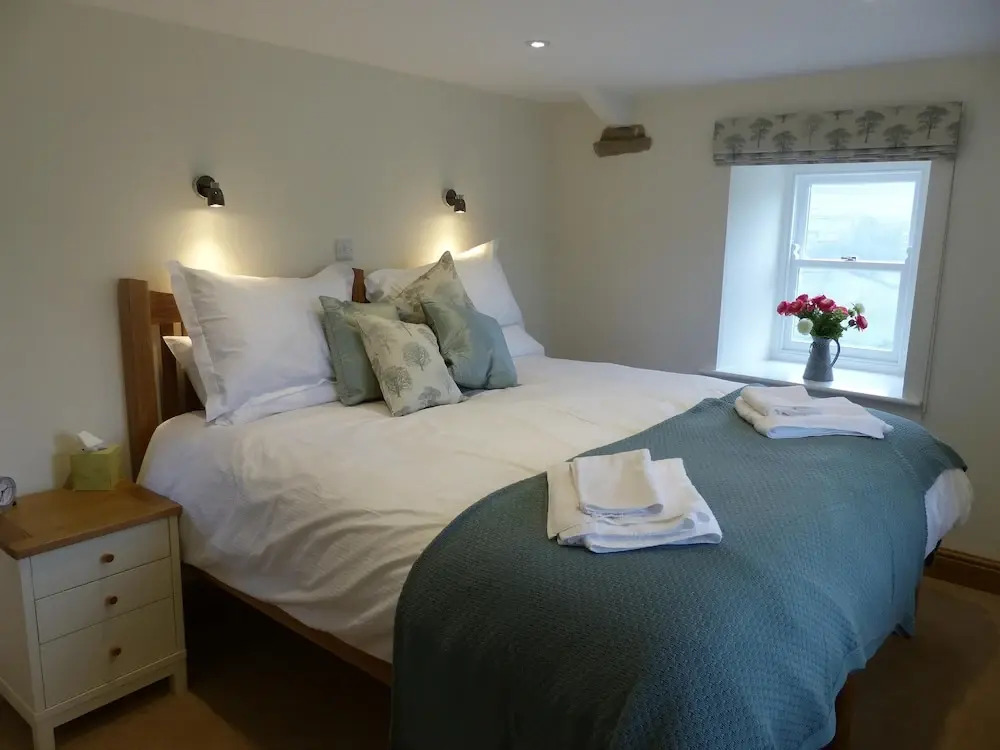 Stunningviews-privacy-hiking-sleeps8-wifi