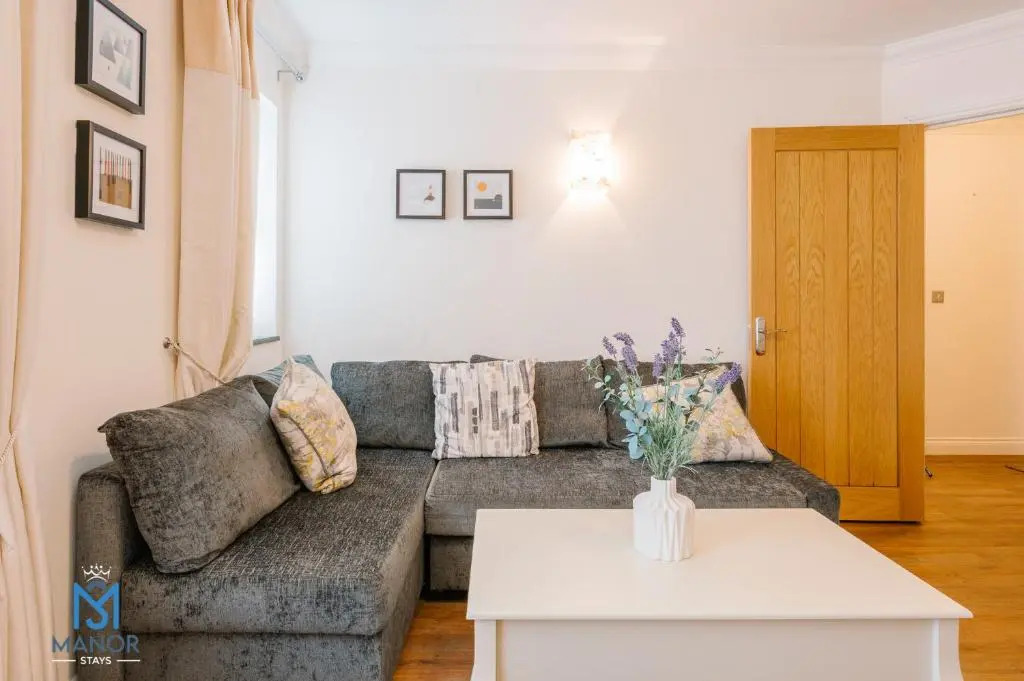 Charming chic Appartment with 24hr Parking