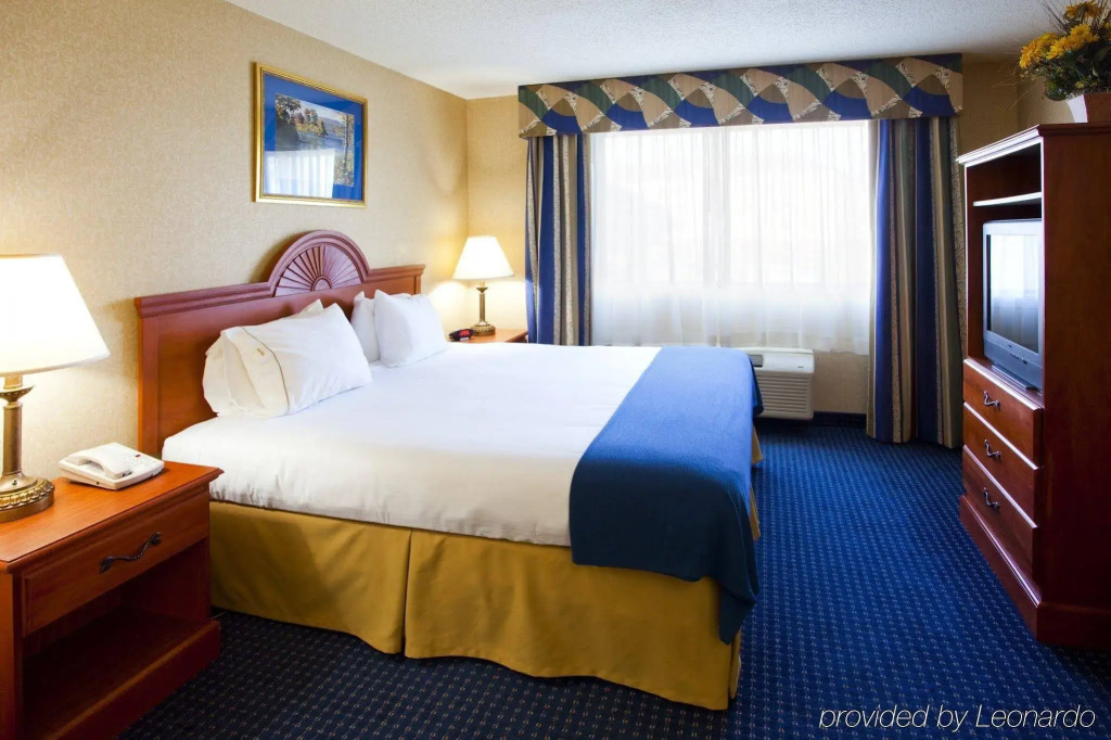 Holiday Inn Express Syracuse Airport by IHG