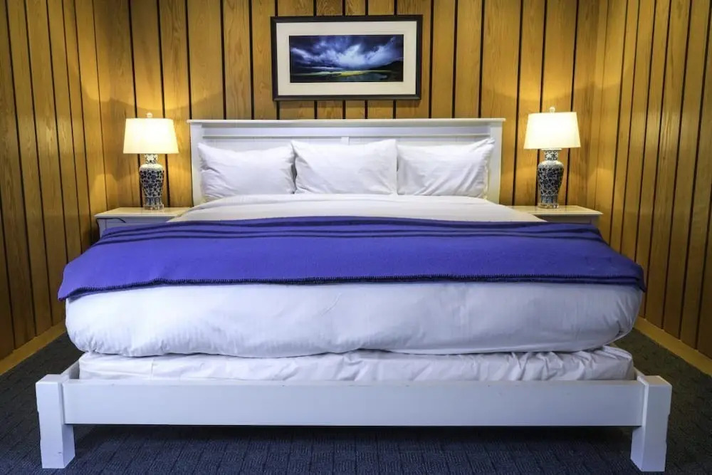 The Leland Lodge