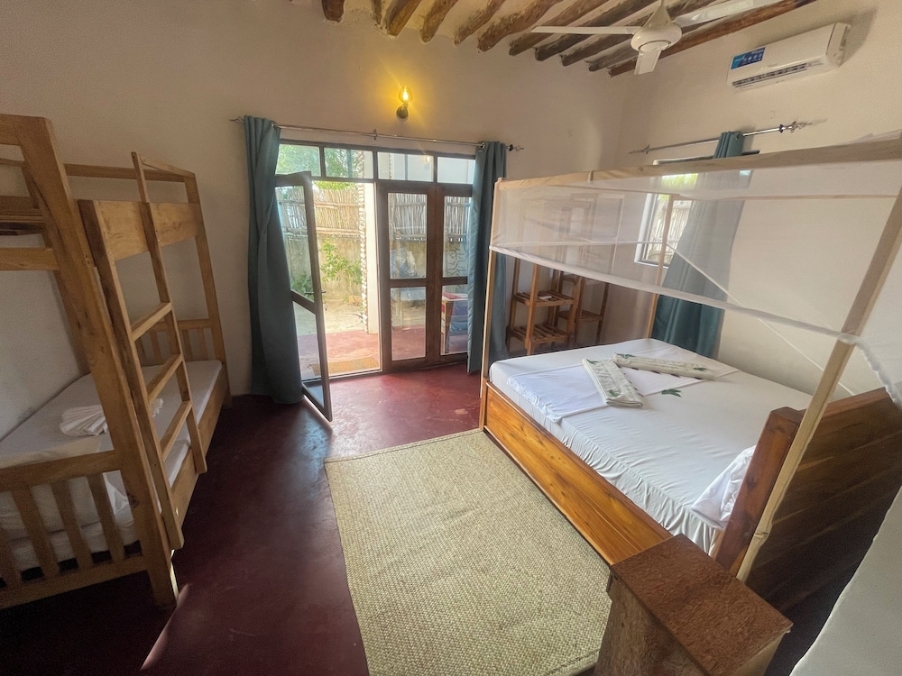 Zanzibar beach escape&Ocean View & High-Speed Wi-Fi