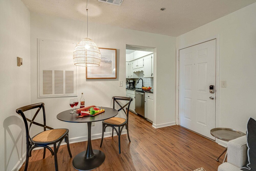 Nashville - 1808 State St #208