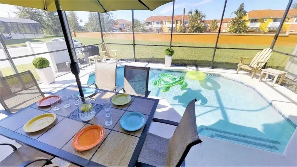 ACO FAMILY – 4 bd TOWNHOME WITH POOL (1515)