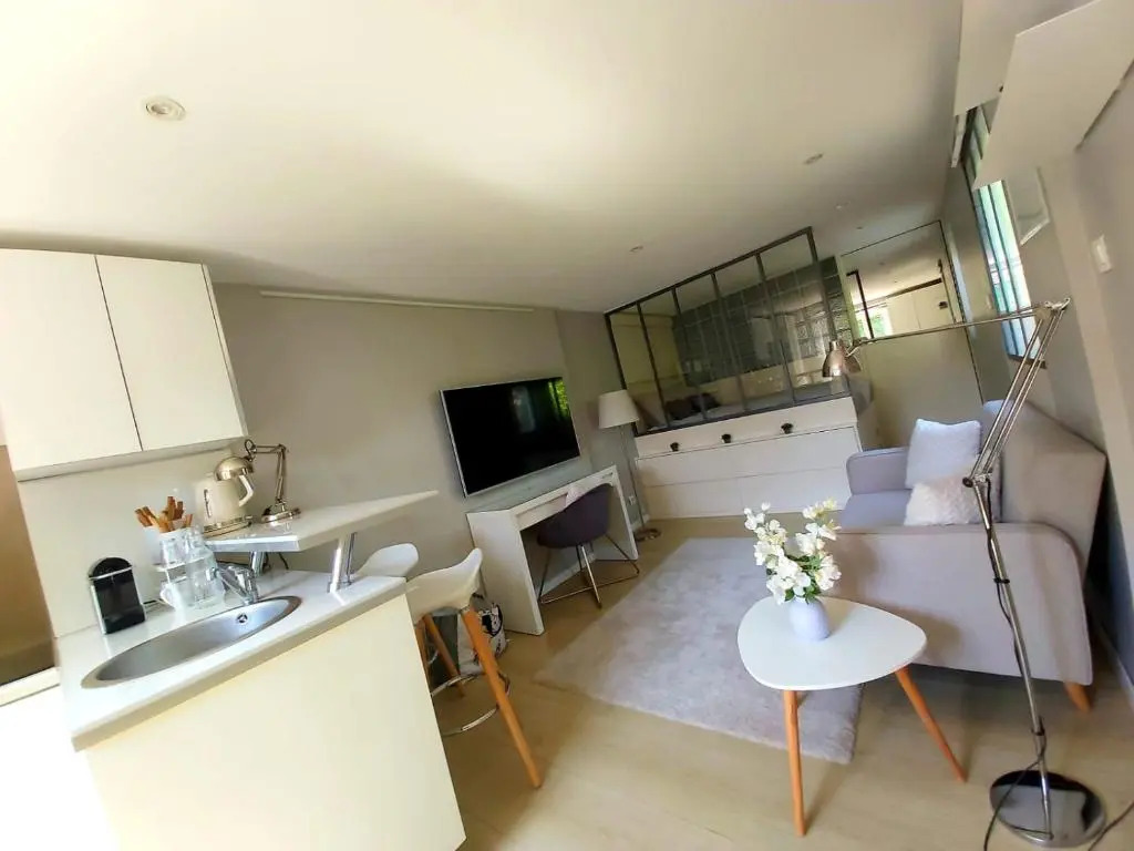 Charmant Studio Sur Cour a Lyon 9e Mont D'or (Adults Only)