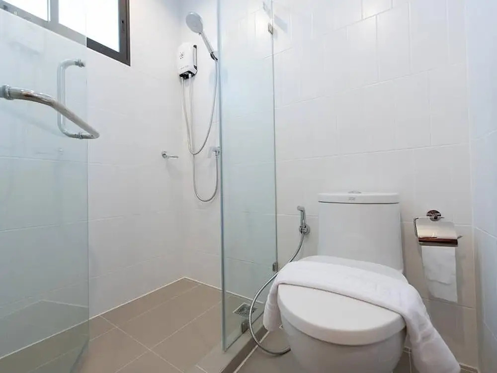 Brand New Luxury 1 Br Near 2mrt 2bts 3 Shopping