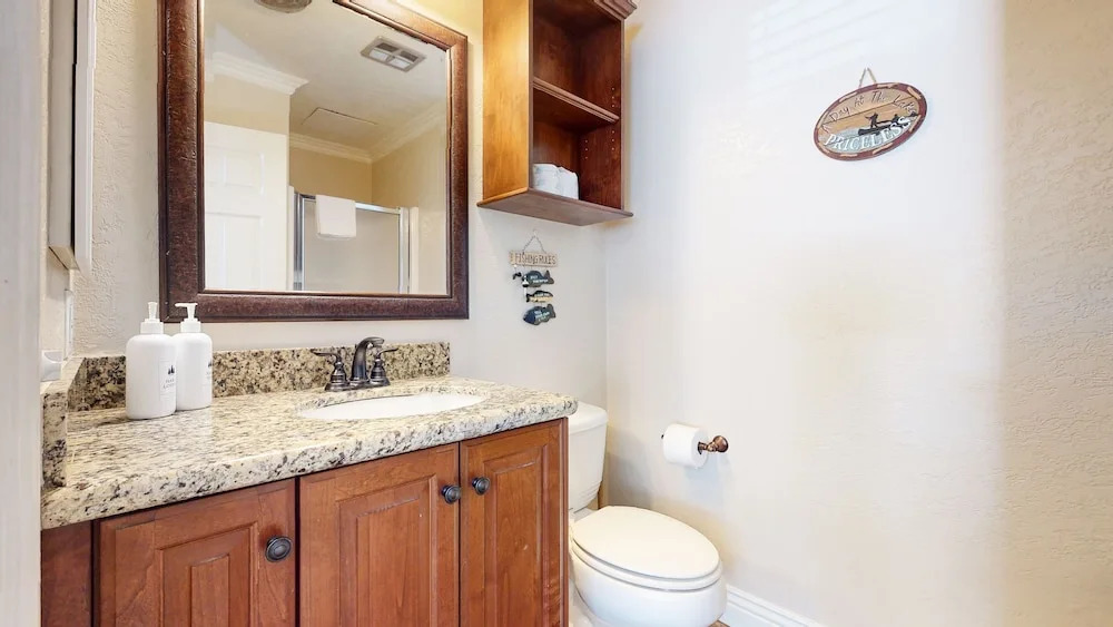Horizons 4 165 Updated Condo, Walk to Town, On Shuttle Route to Lodges by RedAwning