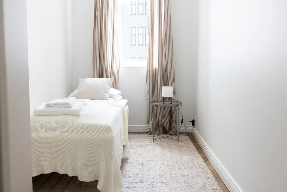 2ndhomes Gorgeous 3BR Apartment w Sauna