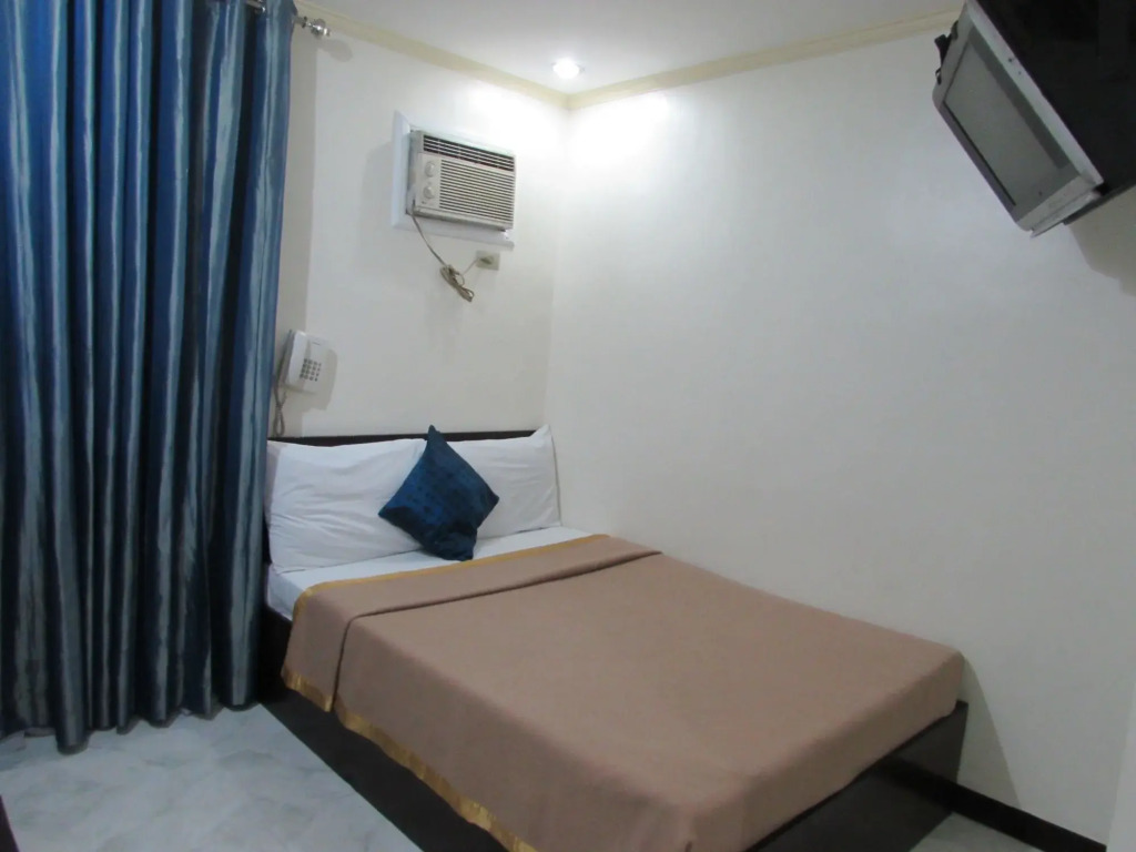 Oyster Plaza Hotel