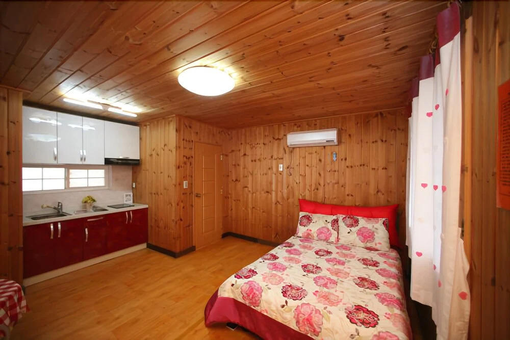 Taean Caribbean Heart Pension