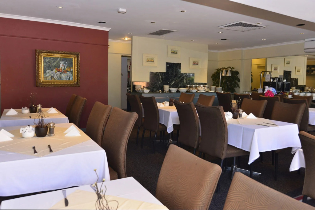 Twin Towers Inn