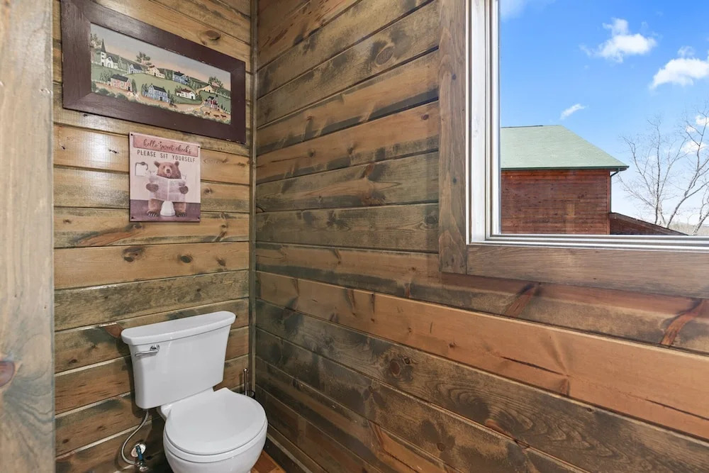 Mountain Retreat w/ Hot Tub & Games! Sleeps 10!