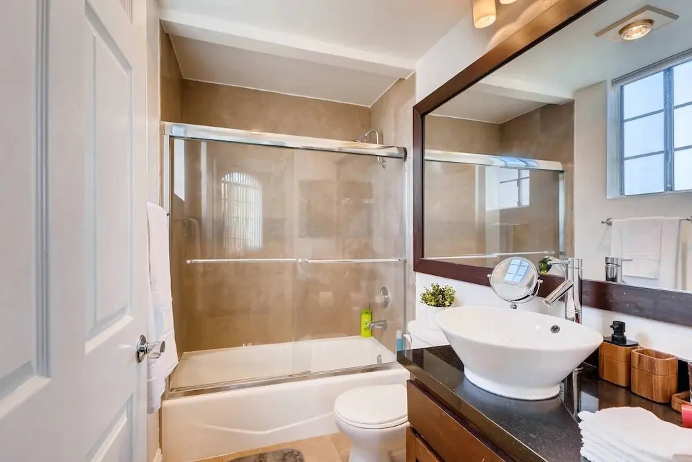 Awesome Beverly Hills A+ Penthouse Unit Across From Cedars Sinai! (BW-5)
