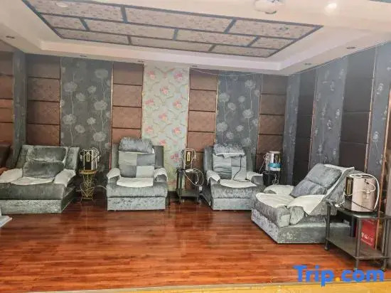 Zhaotong Fengyu Hotel (Wanghai Cultural Park)