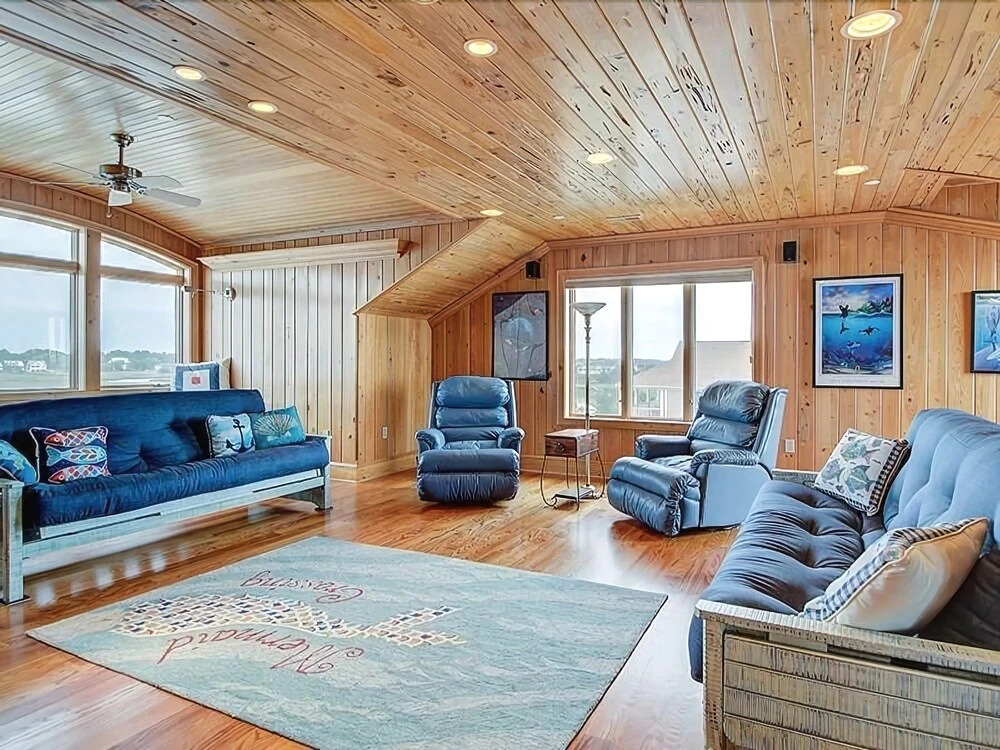 The Boat - 8 Br Home