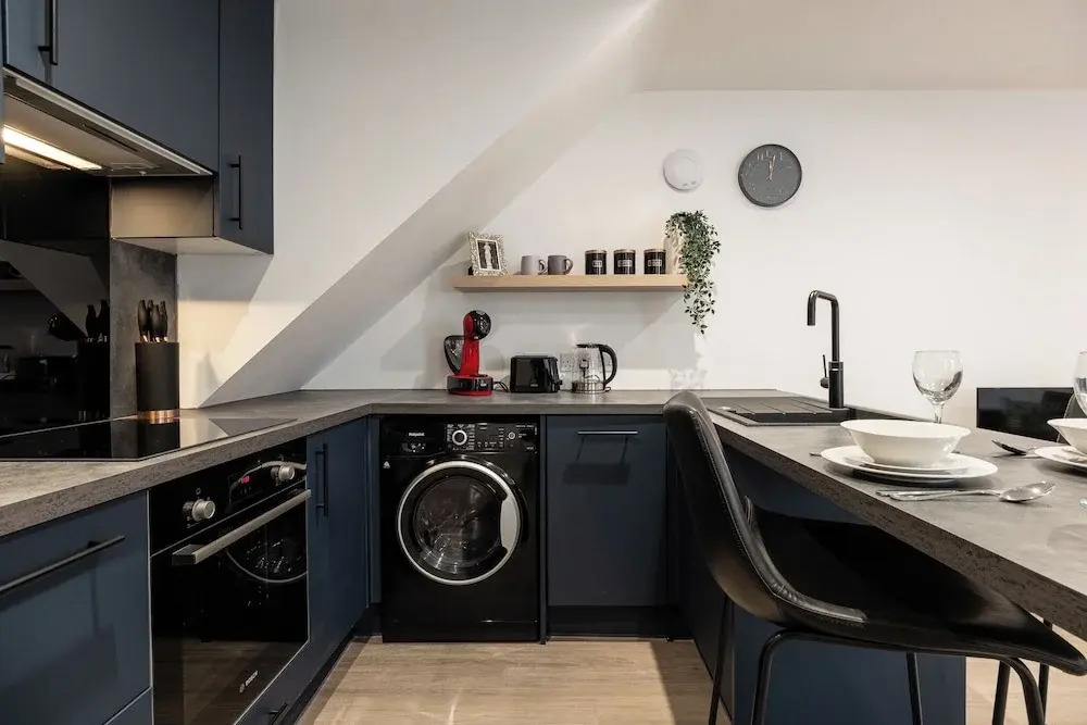 Gorgeous 1 BD in Central Cheltenham