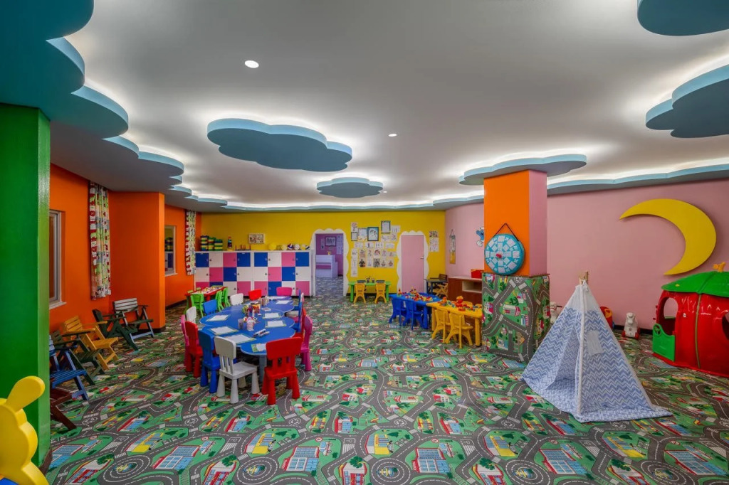 Royal Garden Beach Hotel