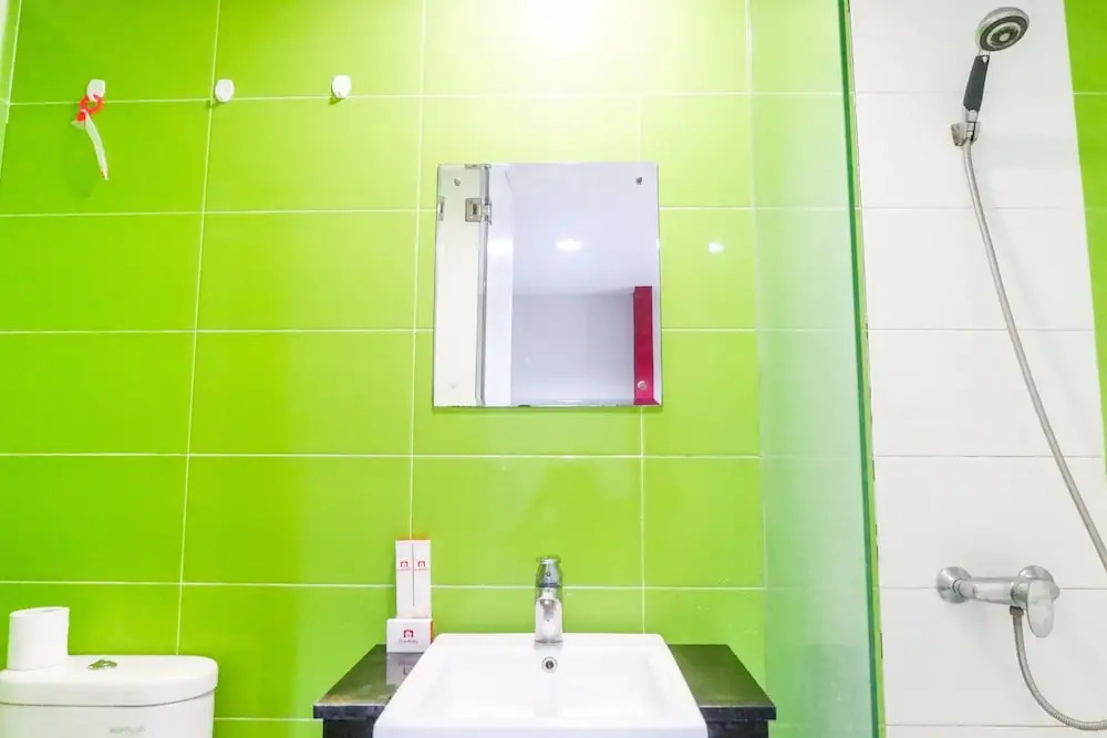 Spacious Studio Room at the Square Apartment
