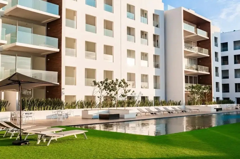 3BD Condo near Beach and Marina