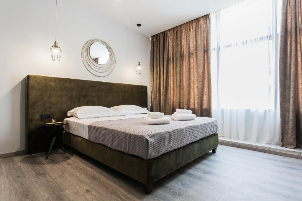 Enattica Monastiraki Living