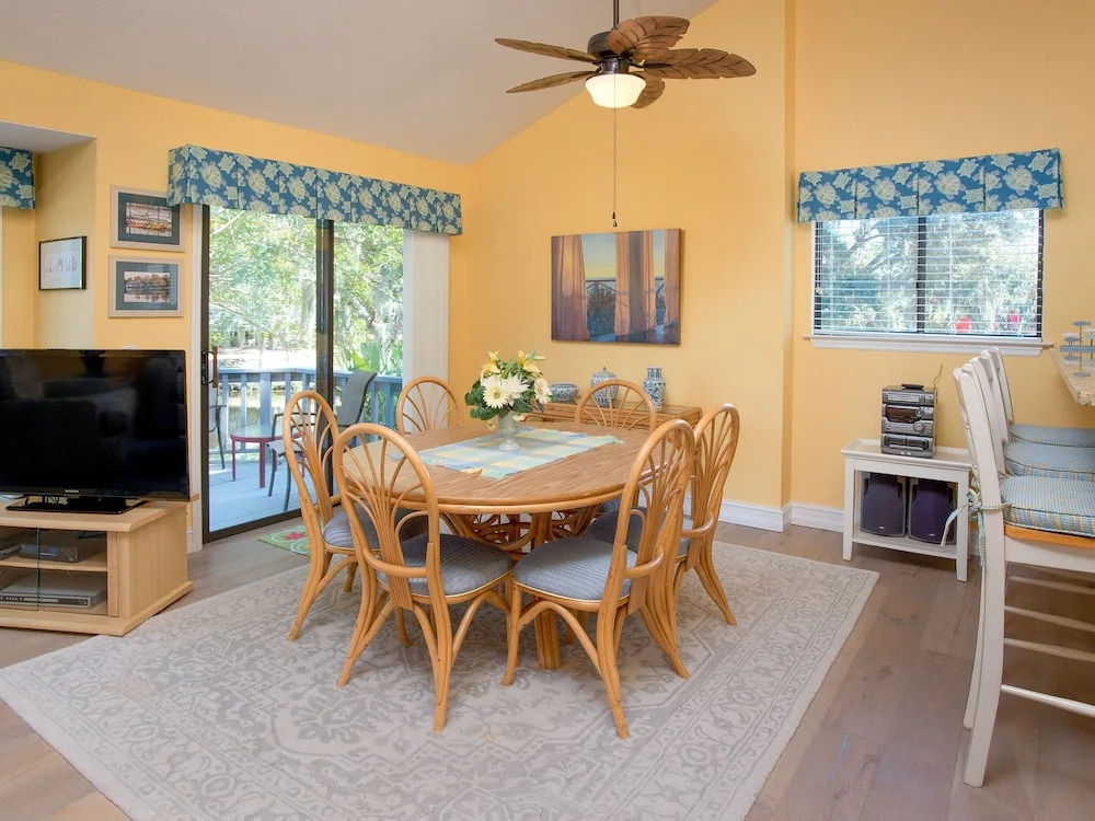 New Listing! Lake Forest Villa W/ Pool, Near Beach Villa
