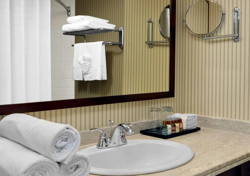 Sheraton Gateway Hotel in Toronto International Airport