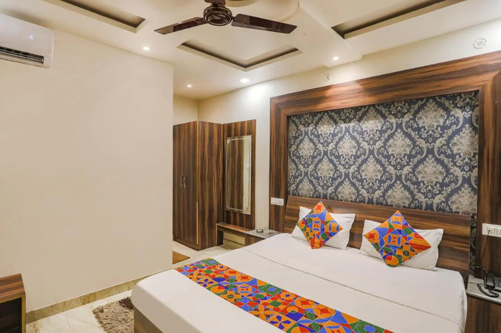 FabHotel Shri Ram Kashi