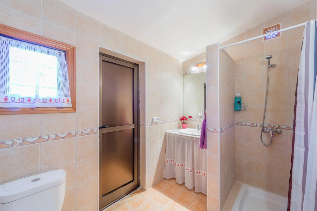 CAN TOMEU - Beautiful villa with private garden and pool in a quiet area. Free WiFi