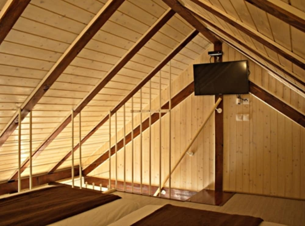 Menego Lodge Bol