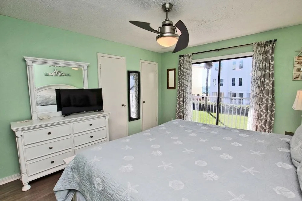 Seascape 102 - 2 Br condo