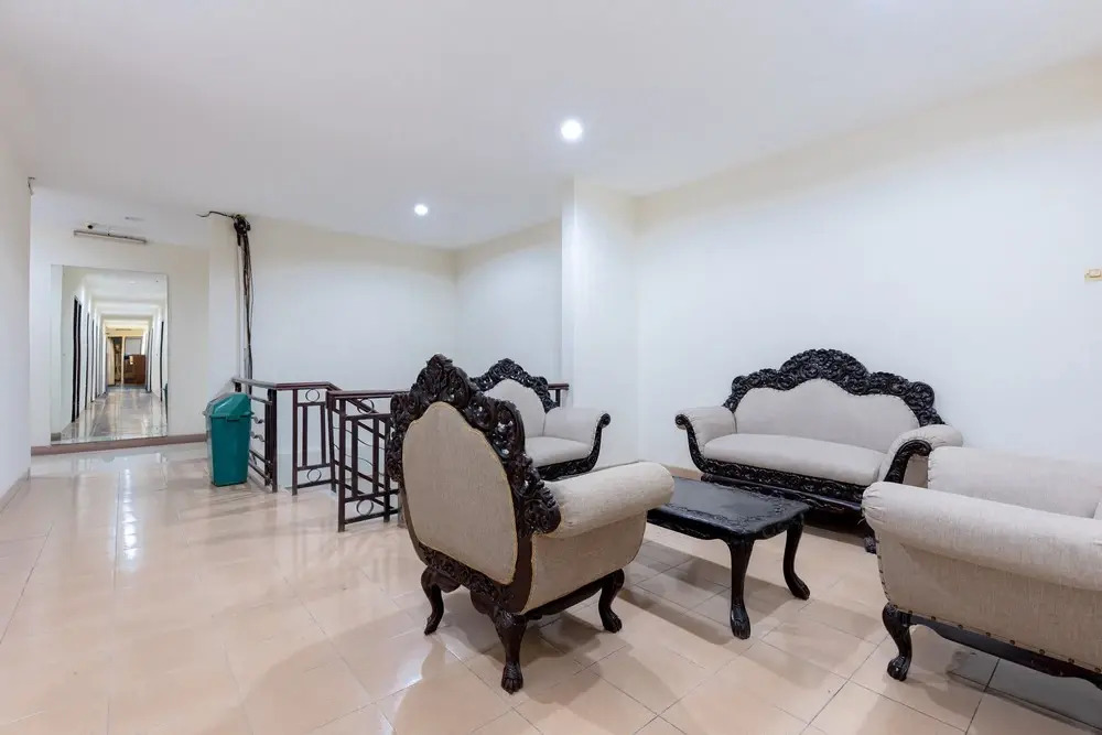 Urbanview Hotel Mitra near Grand Indonesia