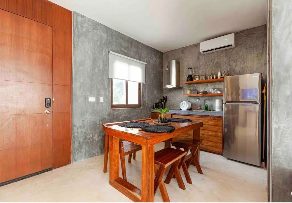 Minimalistic Coup De Coeur In Town - 2 Rooms Unit