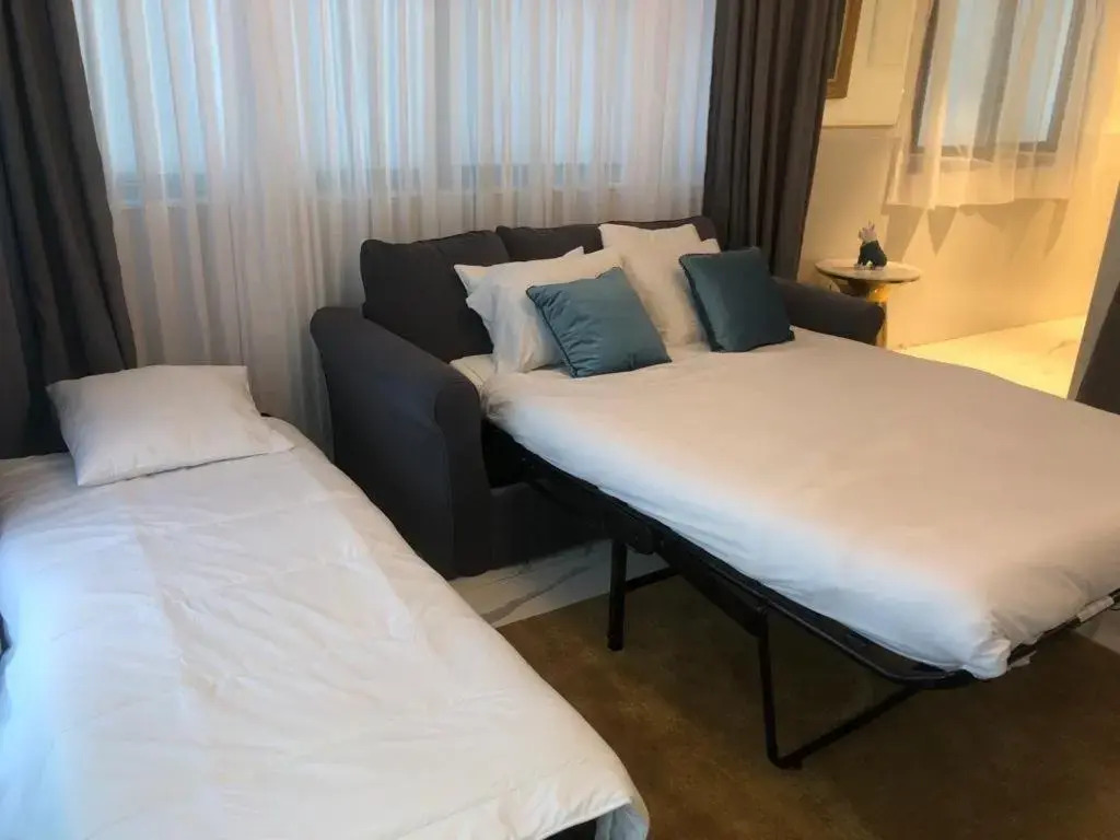 Best Apartment TEL AVIV CENTER 50Meters from the beach/PARKING