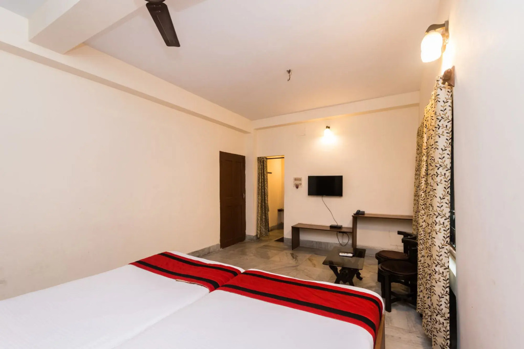 OYO 8129 Coral Residency City Center