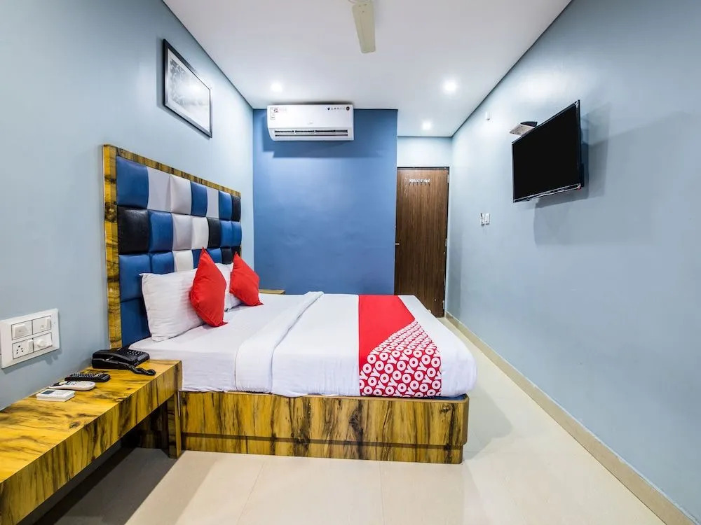 OYO 14432 Jeelan Palace