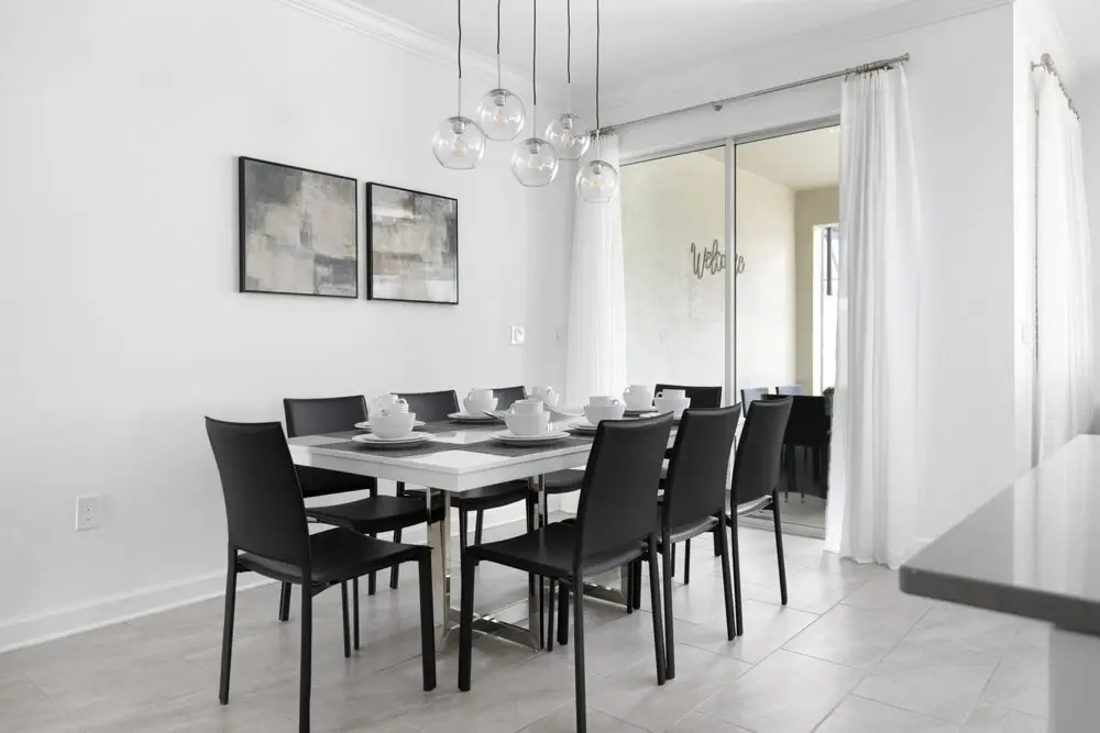 Gorgeous New Townhome at Storey Lake
