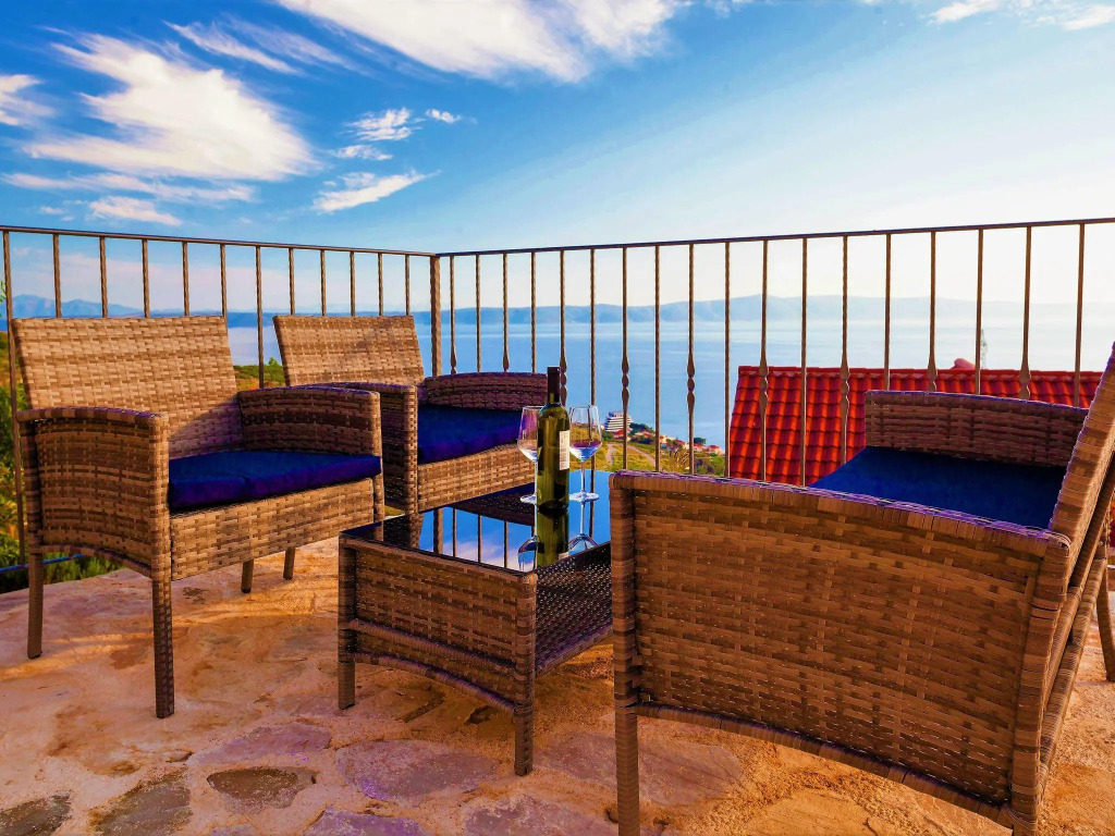 Villa in Podgora with Pool near Beach