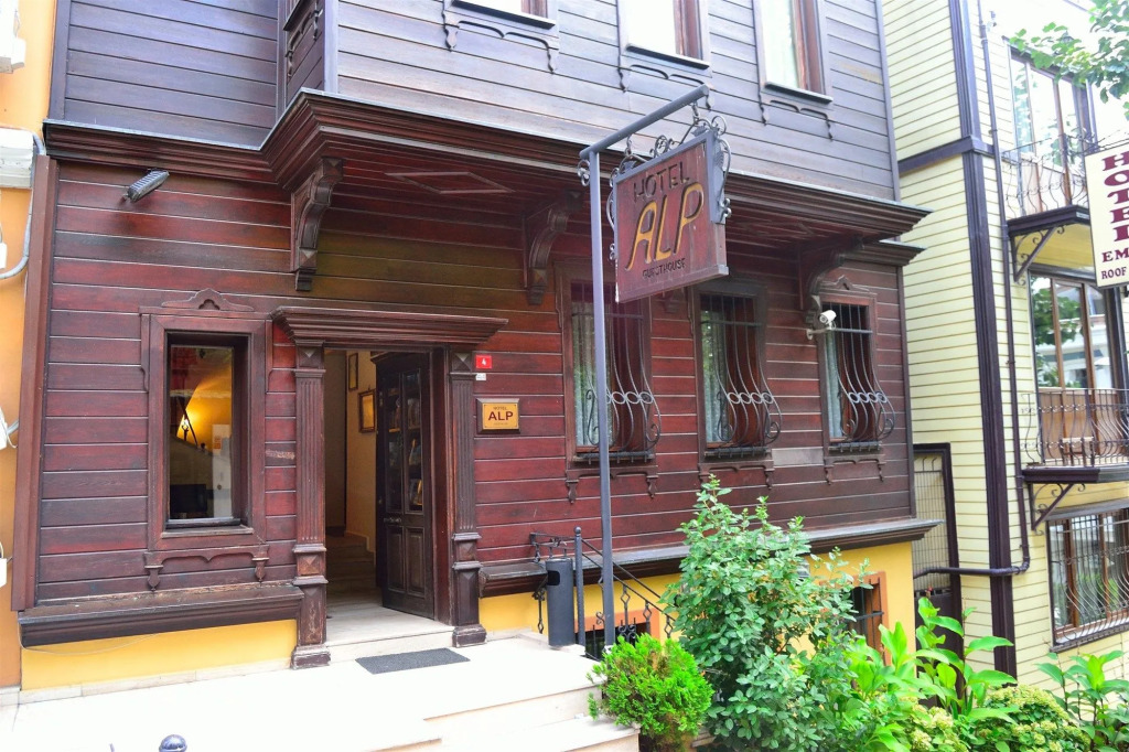 Hotel Alp Guesthouse