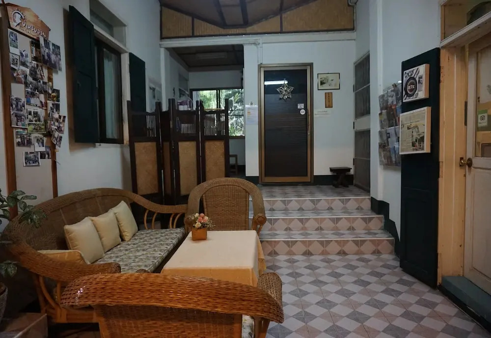Baan Rub Aroon Guesthouse
