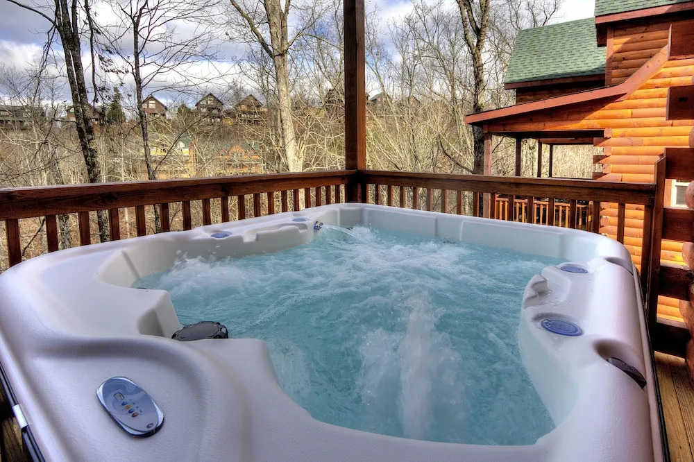TOT NEW Cabin w/ Indoor Pool & HOT TUB Game Room & Video Wall
