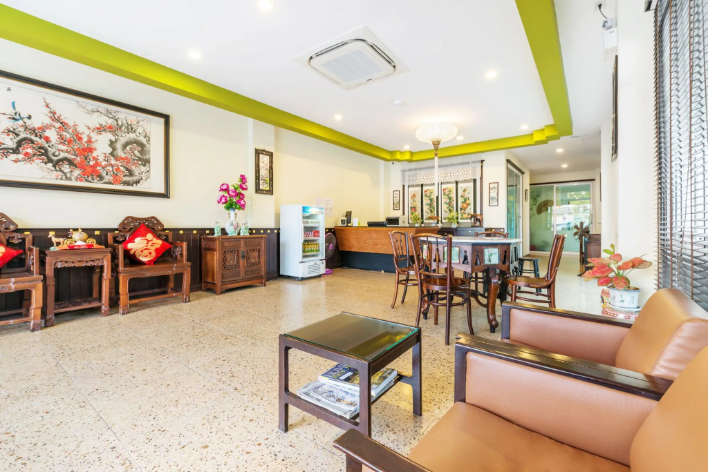 Le Hua Hotel
