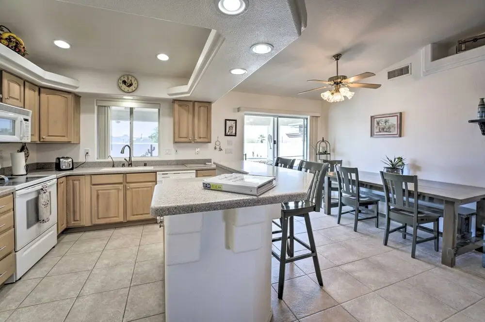 Charming Lake Havasu Home: 2 Mi to Body Beach!