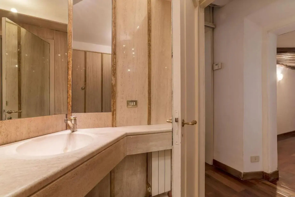 Unique Opportunity To Live in a Renaissance Palace - Ac/Wi-Fi
